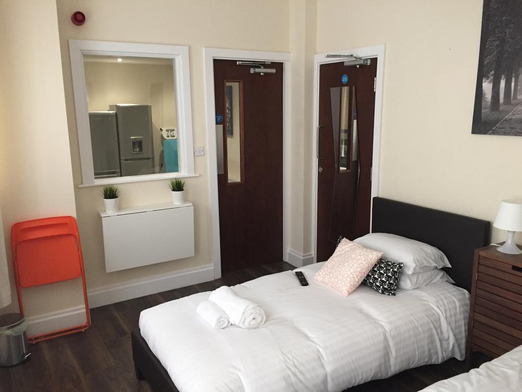 Casa Fresa Franks Serviced Accommodation Liverpool Exteriör bild