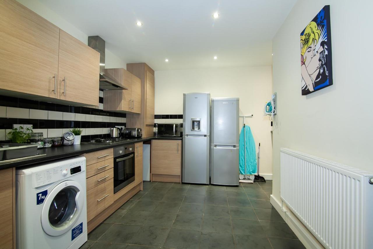 Casa Fresa Franks Serviced Accommodation Liverpool Exteriör bild