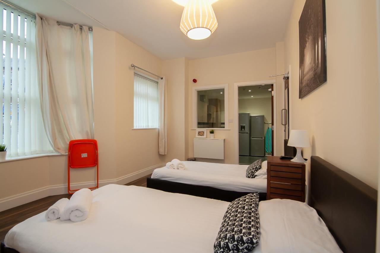Casa Fresa Franks Serviced Accommodation Liverpool Exteriör bild