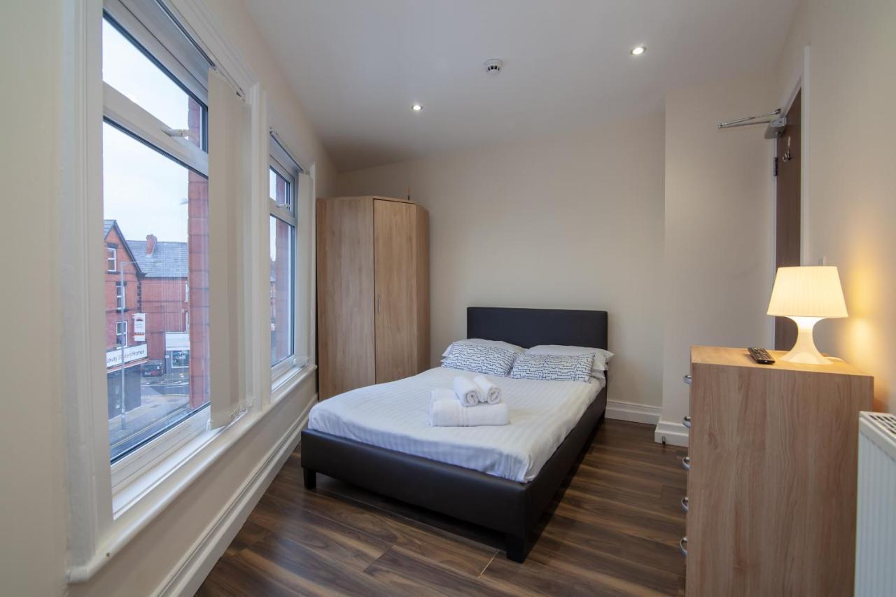 Casa Fresa Franks Serviced Accommodation Liverpool Exteriör bild