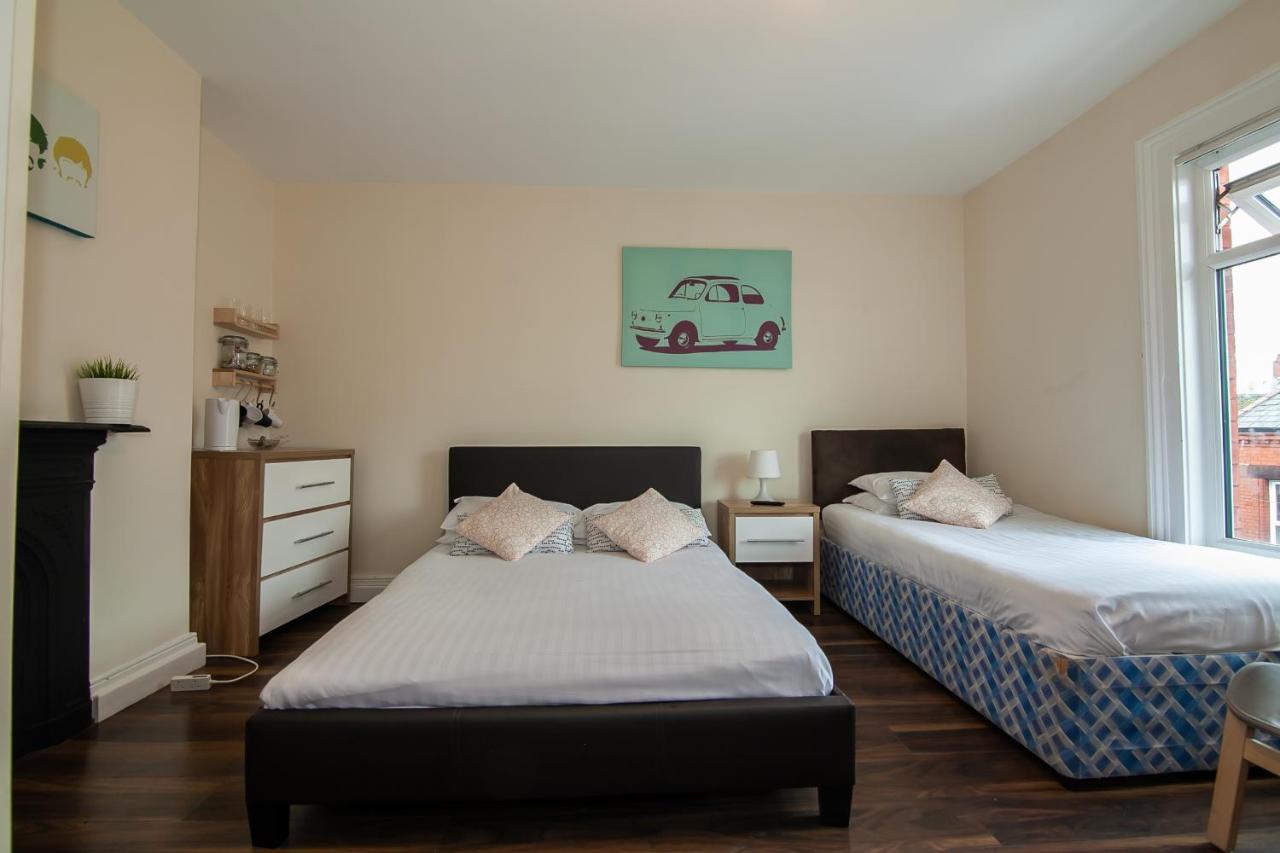 Casa Fresa Franks Serviced Accommodation Liverpool Exteriör bild