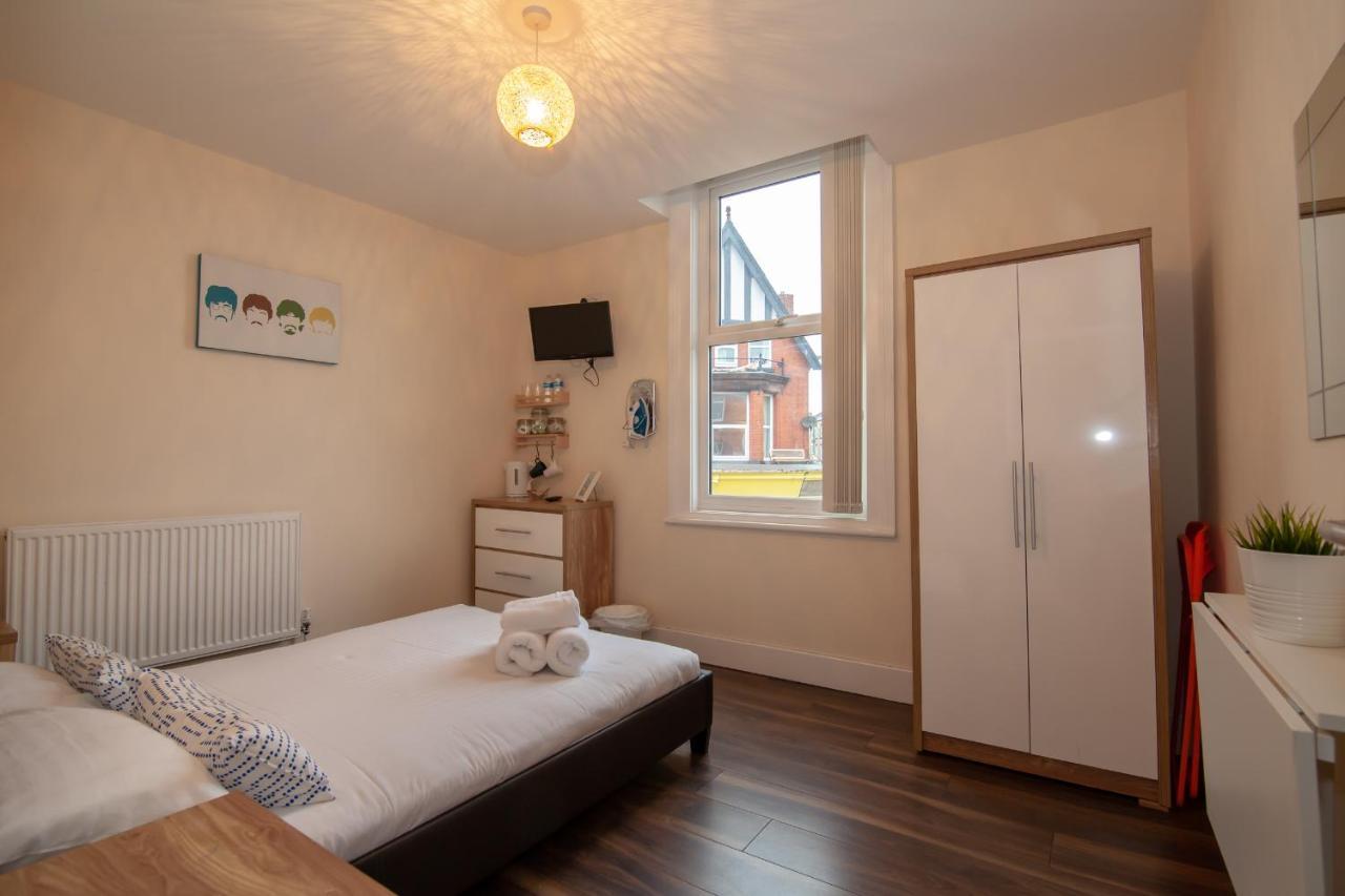 Casa Fresa Franks Serviced Accommodation Liverpool Exteriör bild