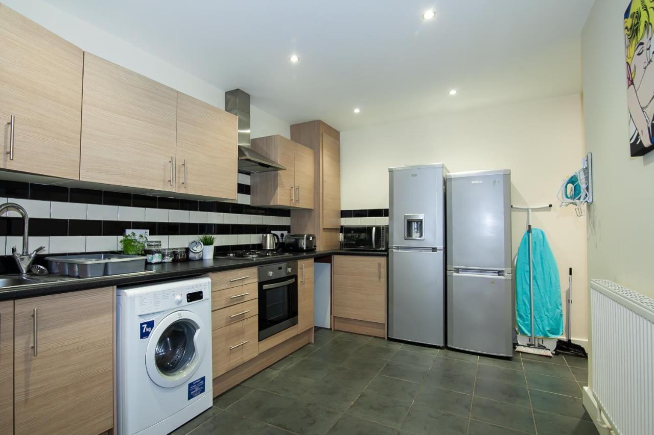 Casa Fresa Franks Serviced Accommodation Liverpool Exteriör bild