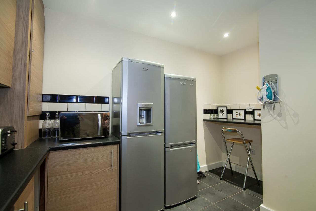 Casa Fresa Franks Serviced Accommodation Liverpool Exteriör bild