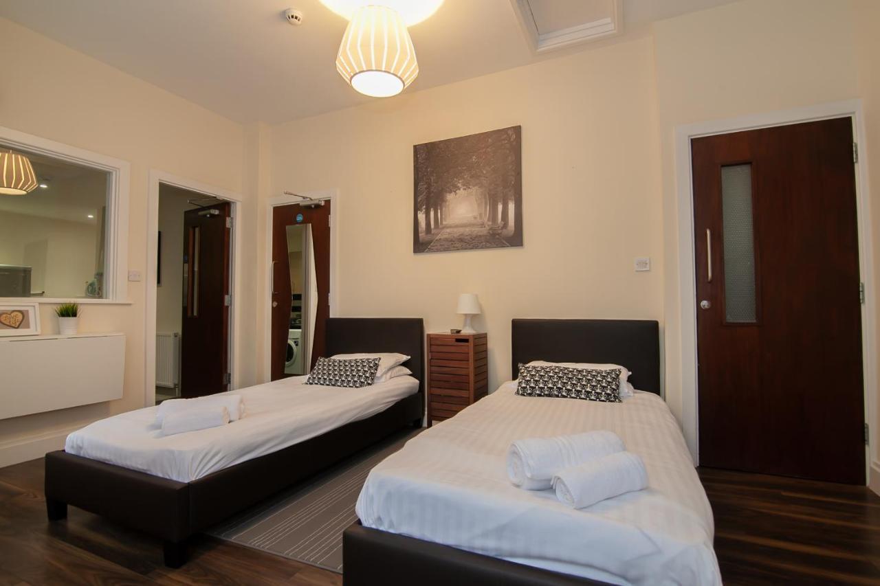 Casa Fresa Franks Serviced Accommodation Liverpool Exteriör bild